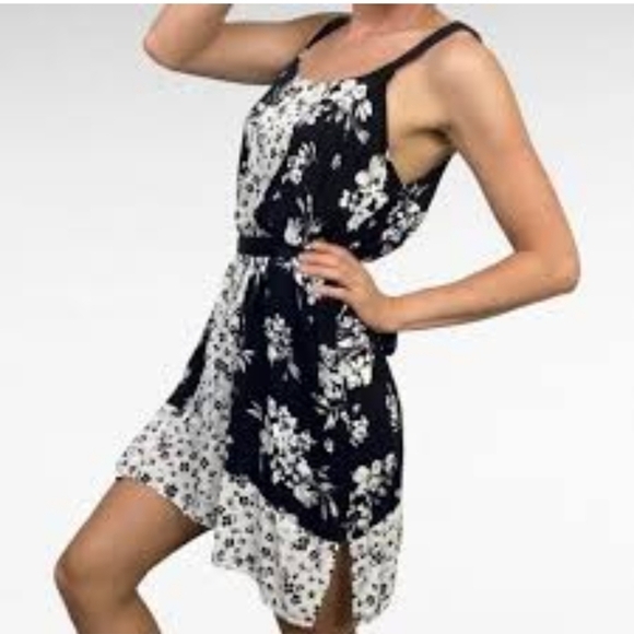 SIMPLY VERA WANG Floral Asymmetrical Hem‎ Boho Chic Dress M Black/White Rayon - Picture 1 of 6
